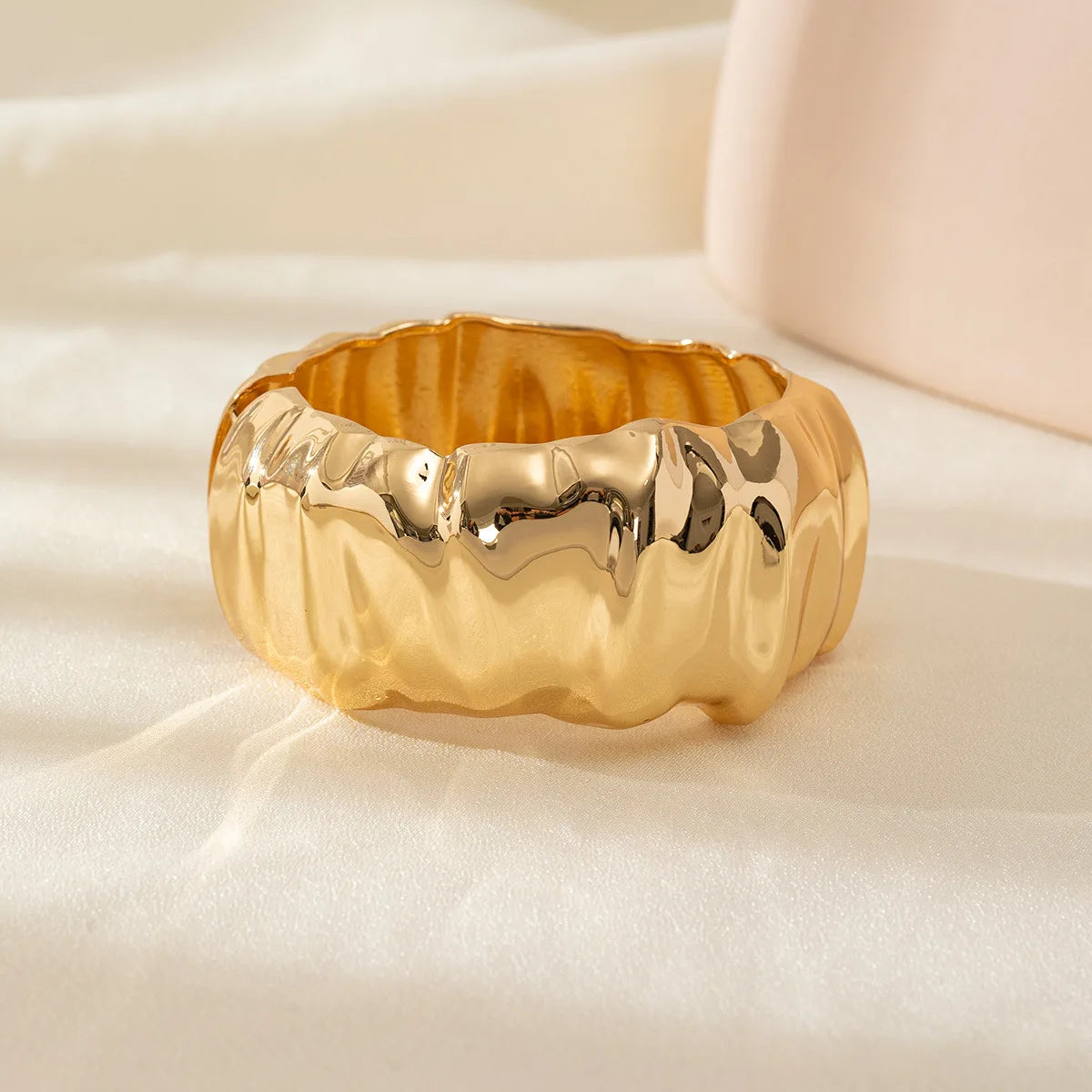 Maxi Bracciali Rigidi in Resina Avorio Oro